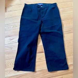 NYDJ Women’s Black Crops